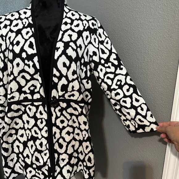 A. Giannetti Jacket Blazer 1X Black White Animal Print Open Front Office Modern - Picture 3 of 8